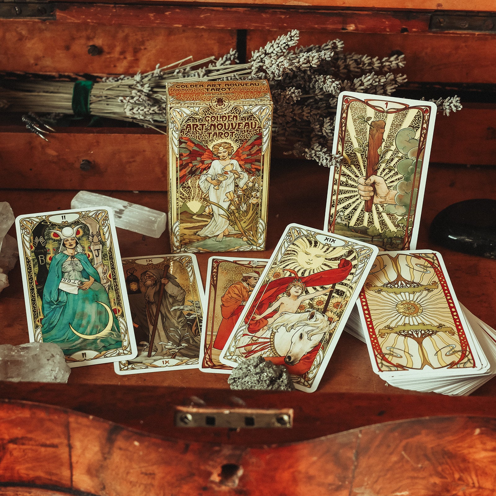 Golden Art Nouveau Tarot