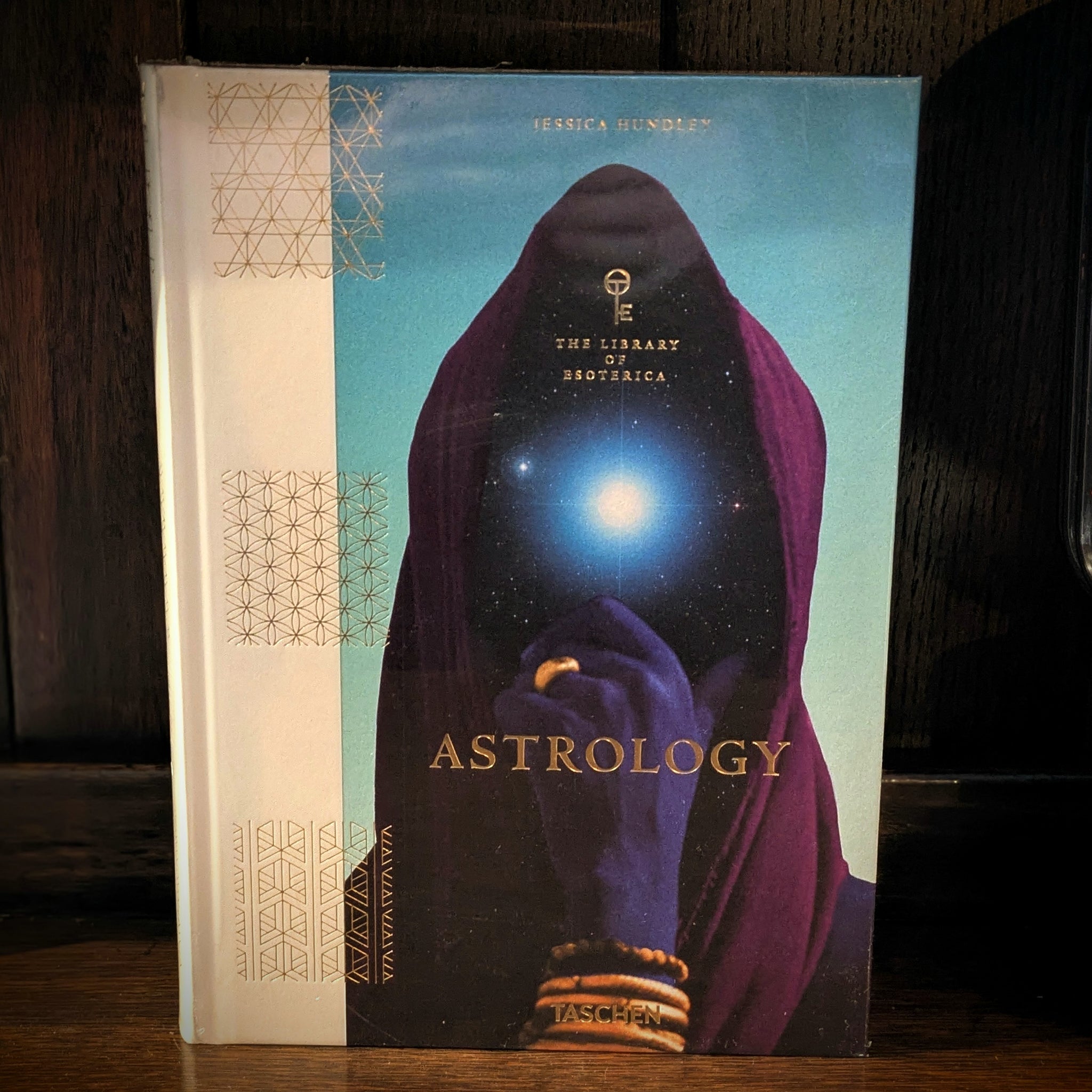 Astrology. The Library of Esoterica